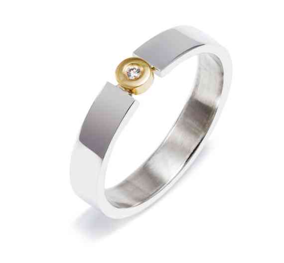 Round Set Diamond Ring