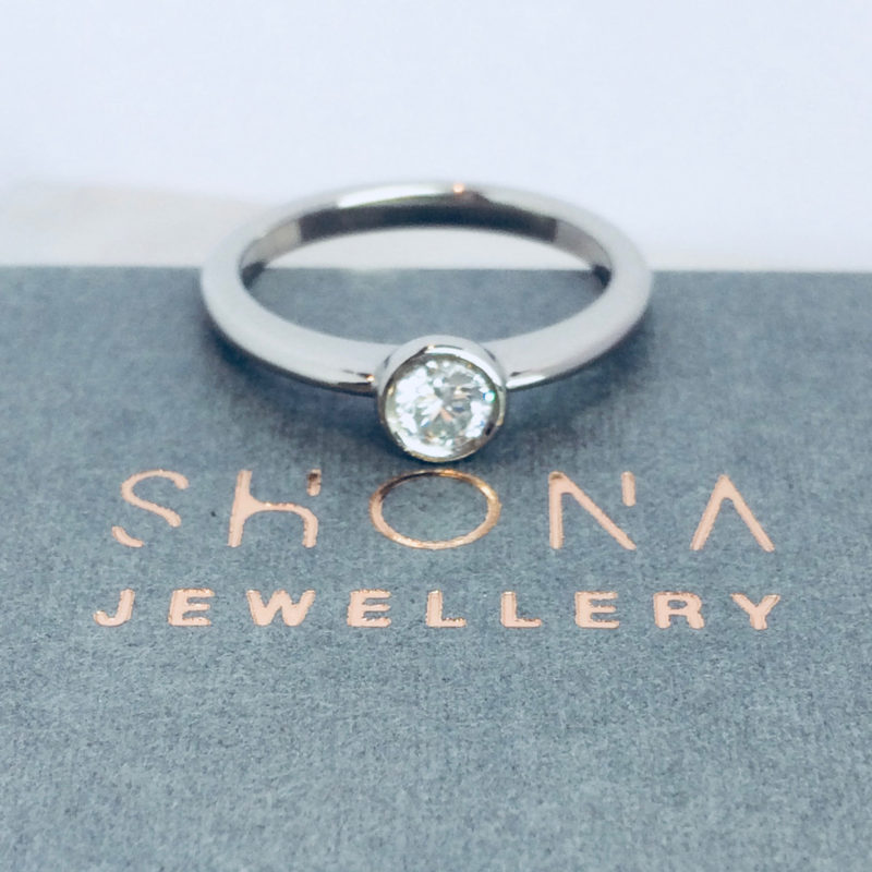 18ct white gold diamond ring
